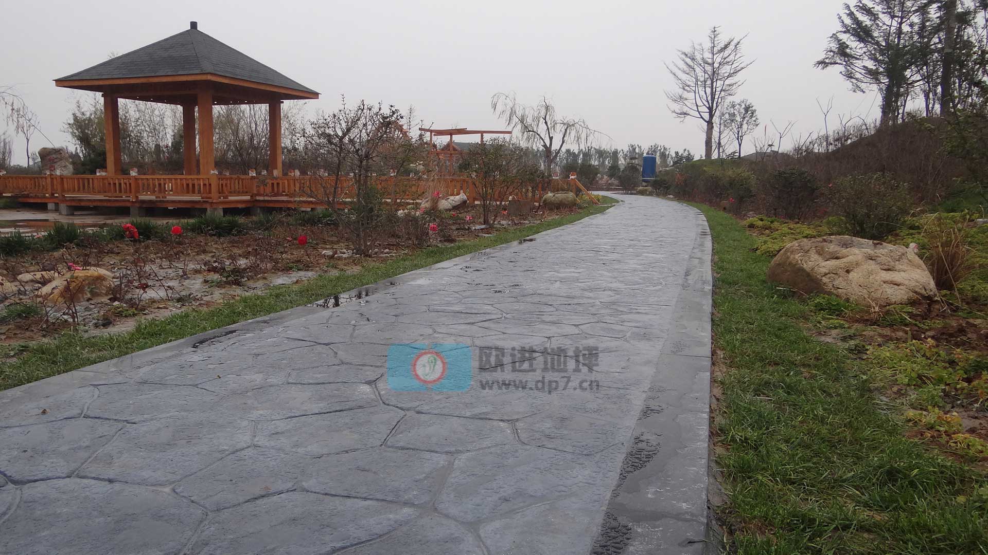 蒲城卤阳湖的压花地坪案例照片